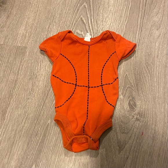Okie Dokie basketball onesie & black athletic shorts 3M EUC - Picture 2 of 7
